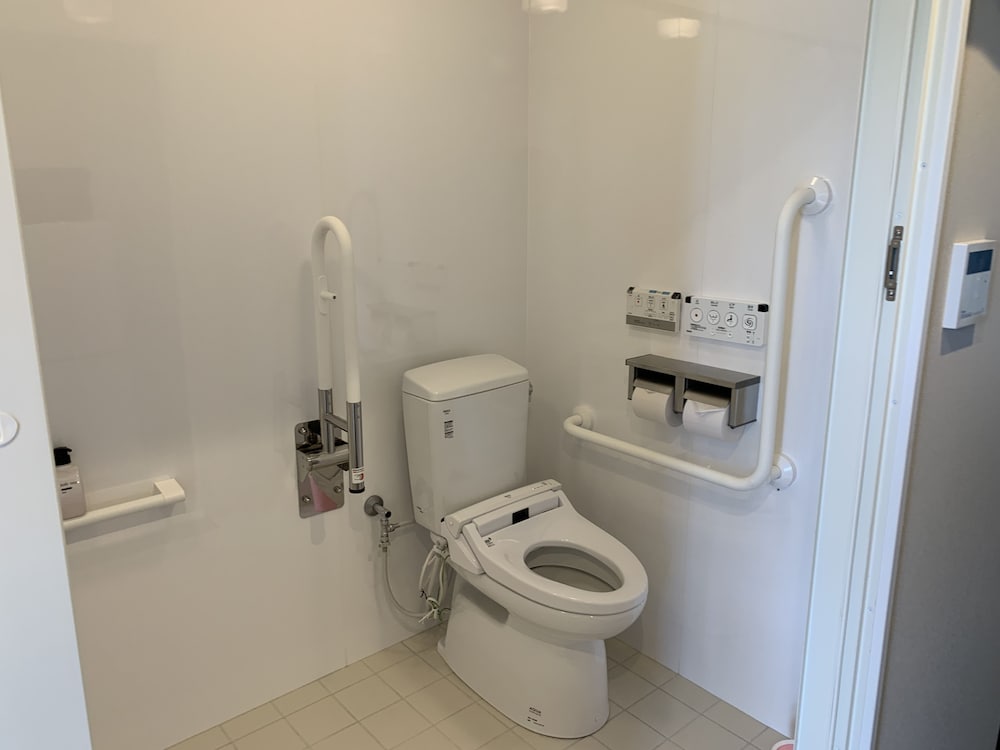 Basic Double Room, 1 Double Bed, Non Smoking - Photo 4
