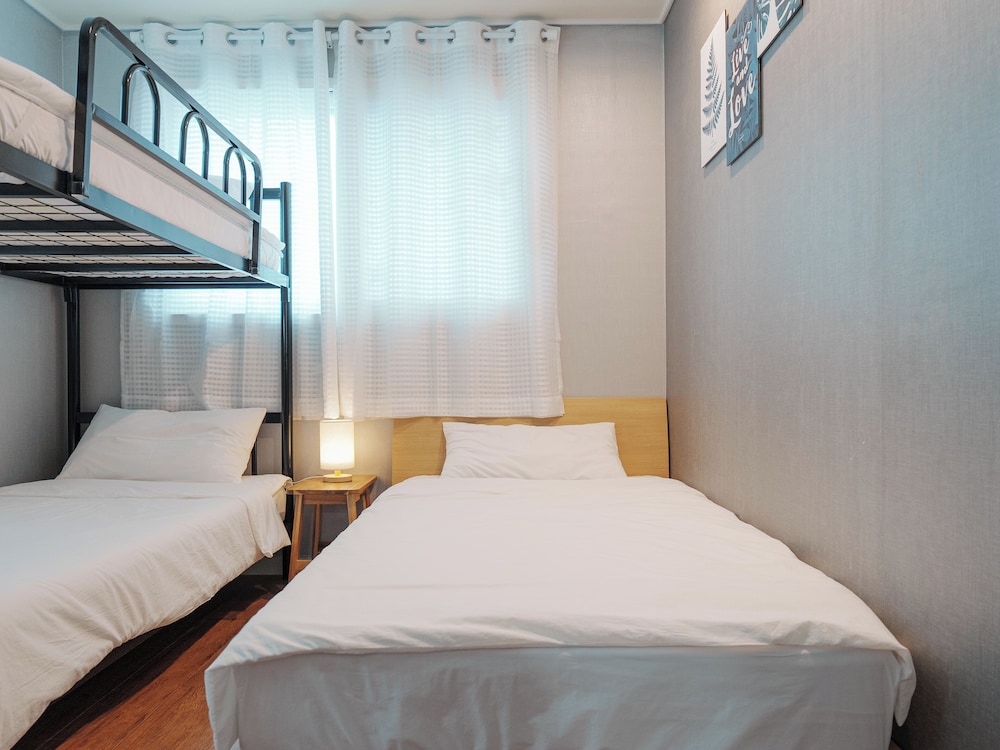Standard Triple Room, 1 Bedroom, Non Smoking, Private Bathroom (Breakfast not provided) photo 2