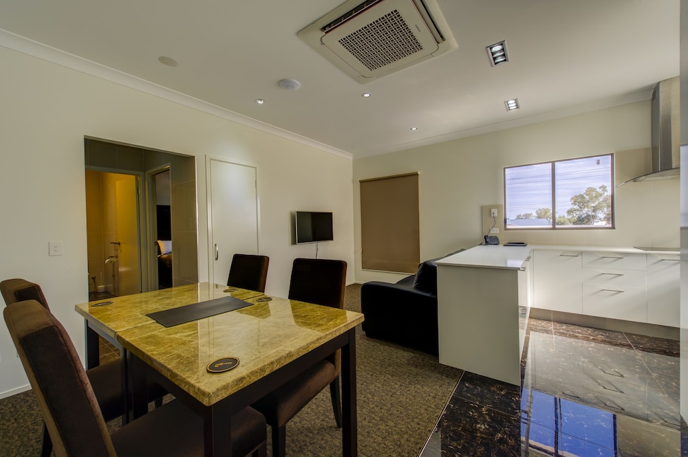 Self Contained Apartment photo 2
