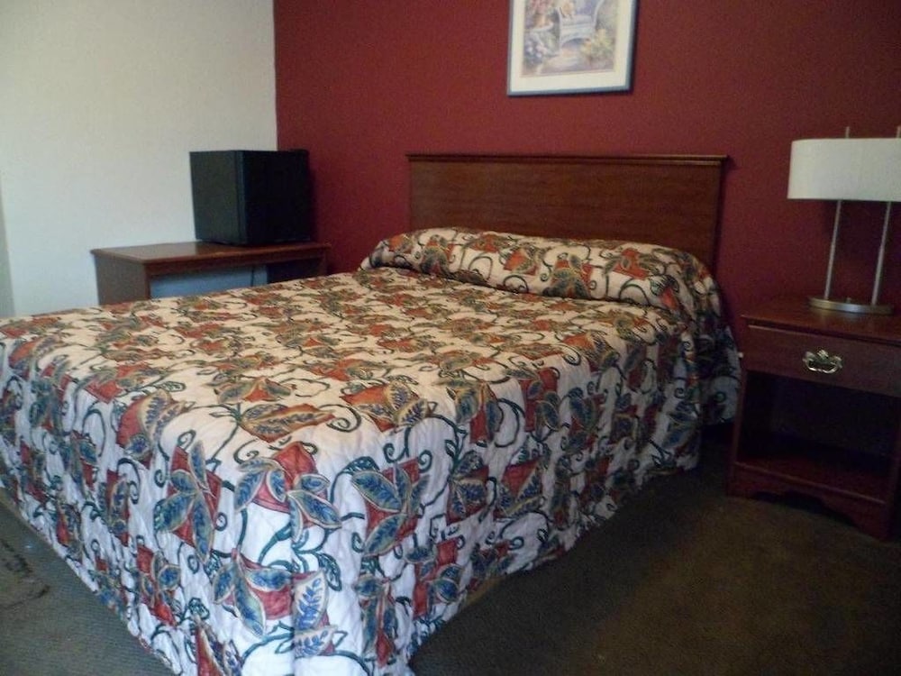 Room, 1 Queen Bed, Smoking photo 2