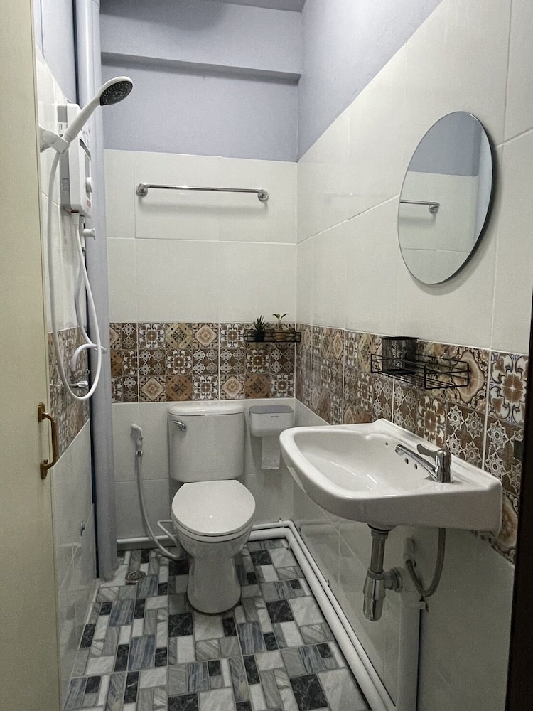 Basic Single Room photo 2