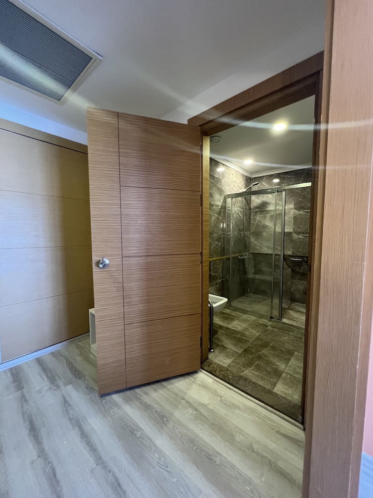 Luxury Room, 1 Queen Bed, Sea View