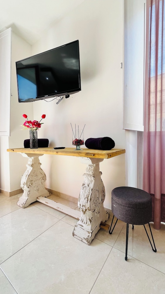 Deluxe Double Room, Balcony, City View photo 3