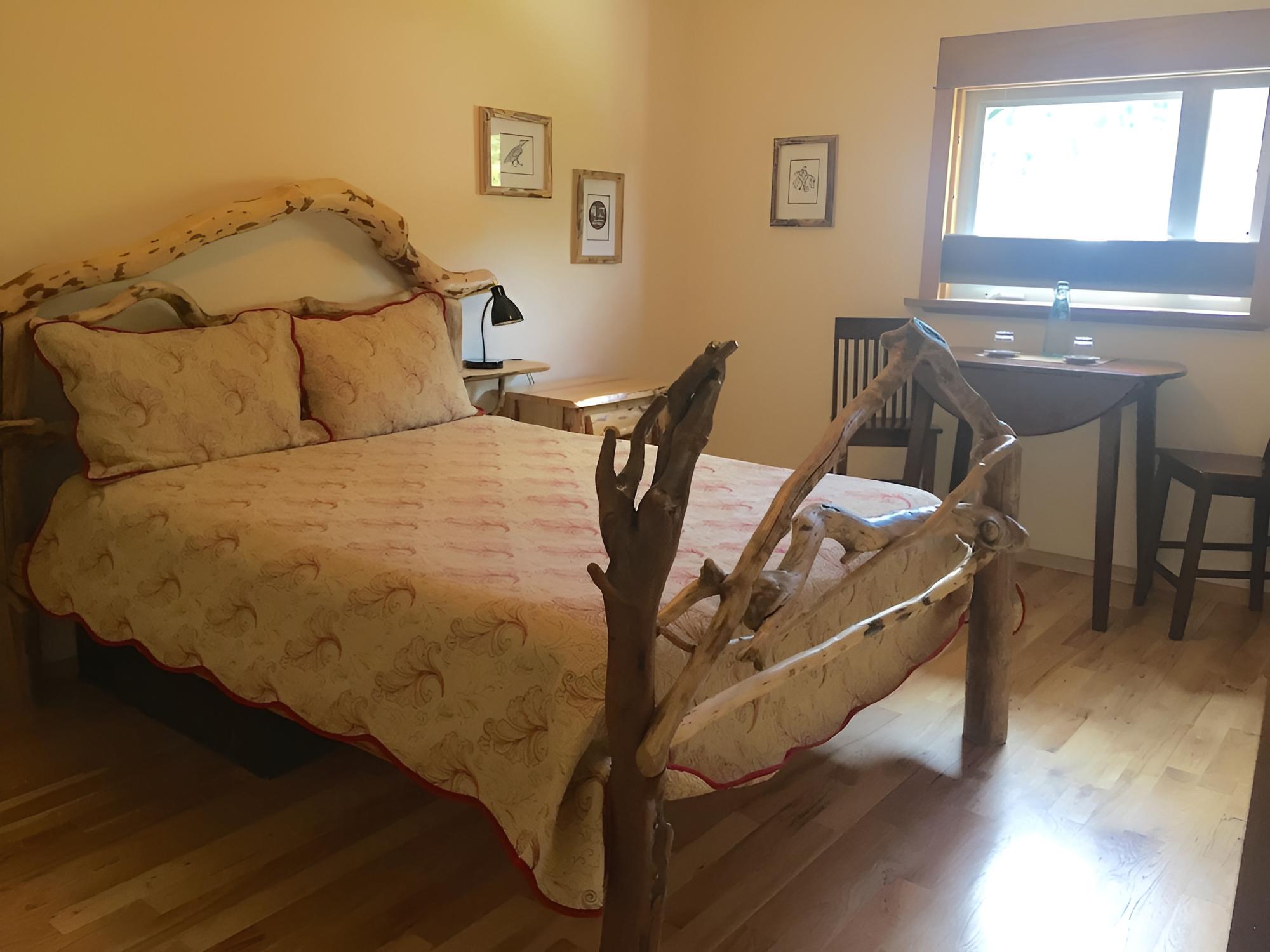 Standard Room, 1 Queen Bed, Non Smoking (Upstairs Rooms) photo 1