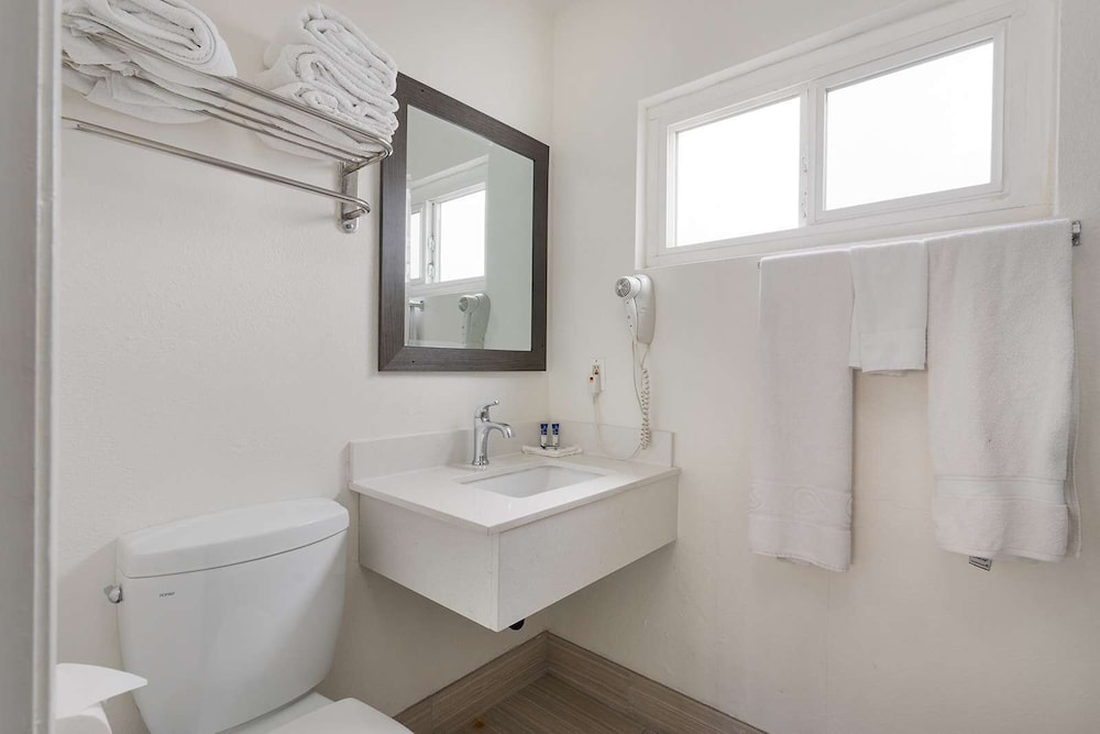 Family Suite, 2 Bedrooms, Non Smoking - Photo 8
