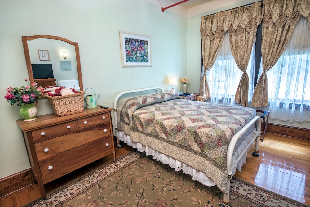 Standard Room, 1 Double Bed, Private Bathroom (Standard One Bedroom 209) photo 1