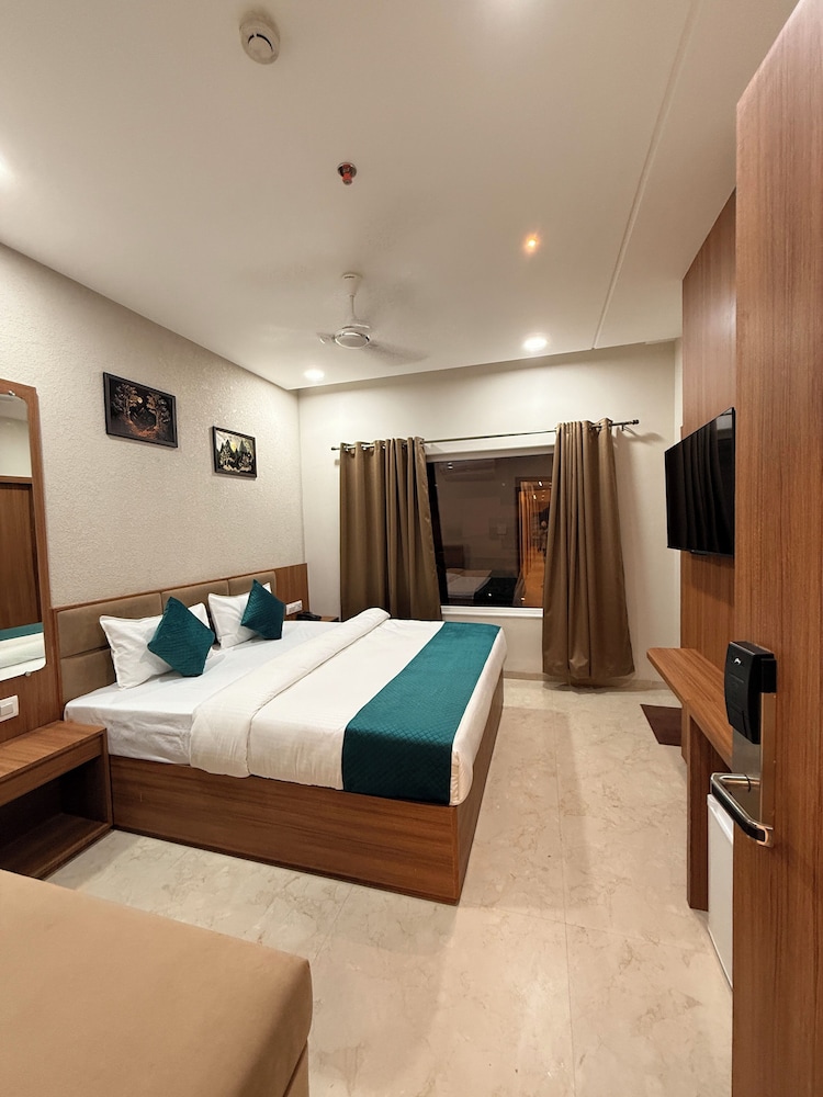 Deluxe Suite
