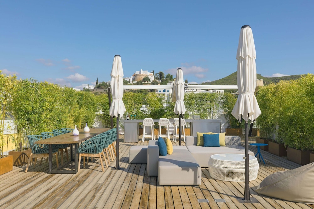 Penthouse, 1 King Bed (Terrace) thumbnail 5