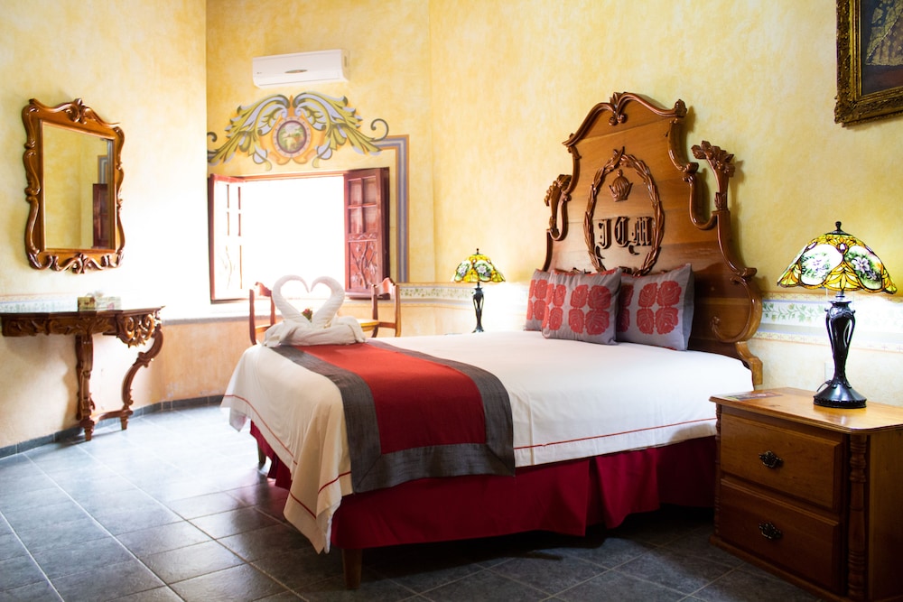 Junior Suite, 1 King Bed, Non Smoking - Photo 2