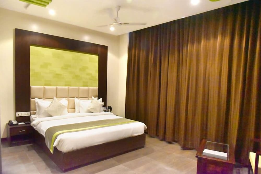 Executive Room - Photo 3