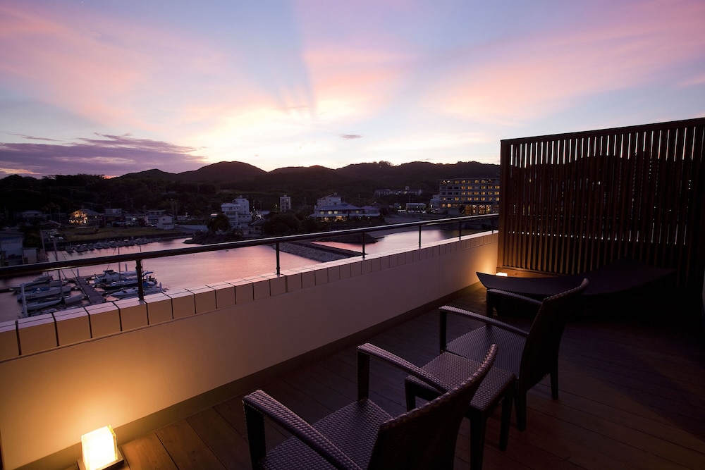 Harbor Twin Room with Private Hot Spring, Smoking photo 2