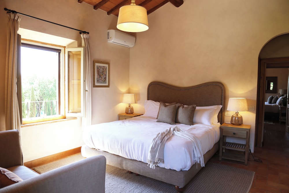 Villa photo 1
