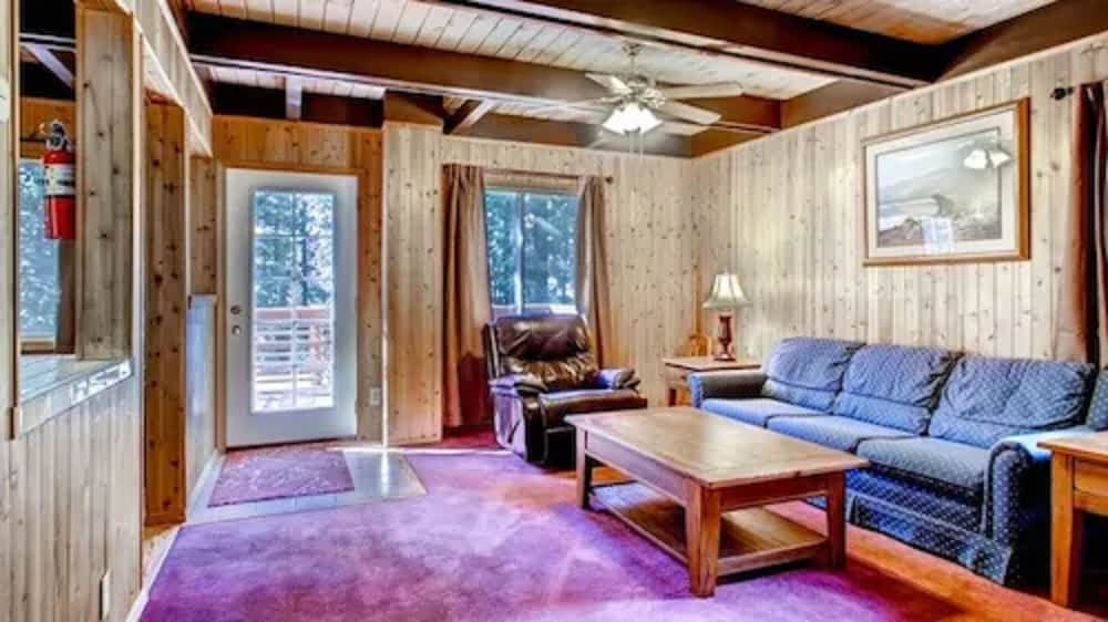 Cabin (Skyline Retreat) photo 1