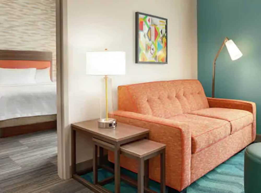 Suite, 1 King Bed, Accessible, Bathtub - Photo 2
