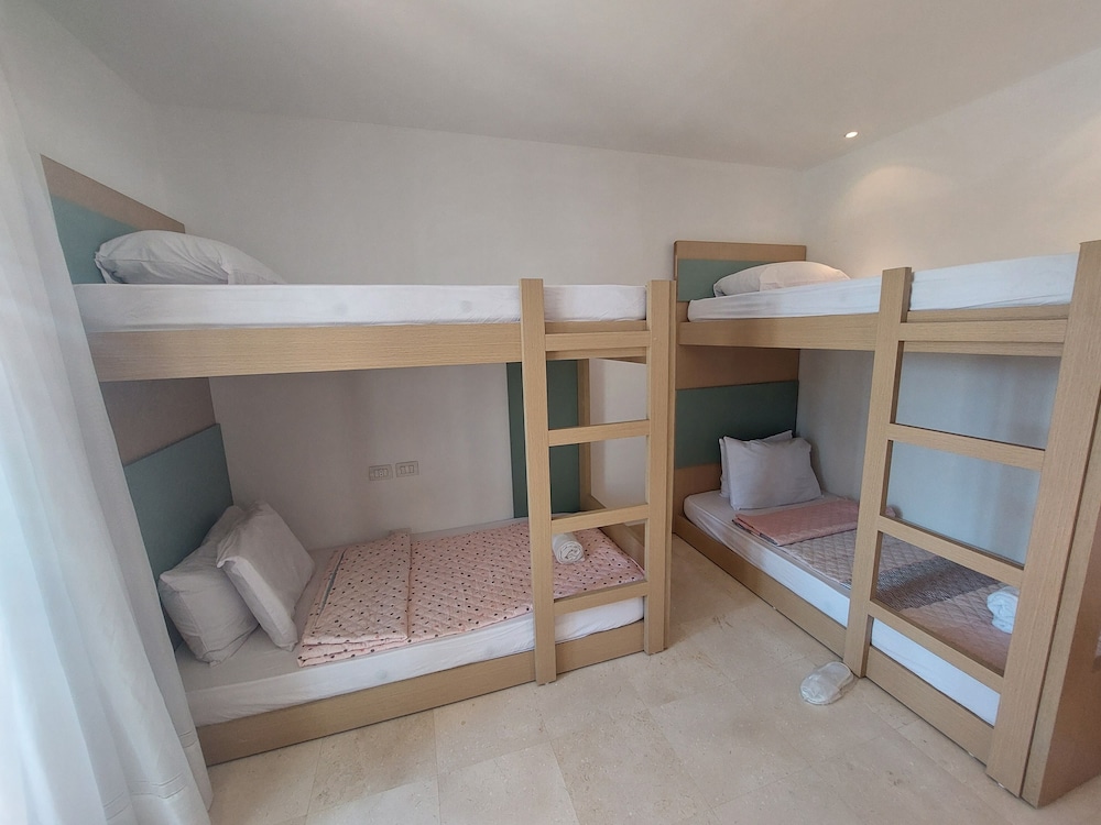 Basic Quadruple Room photo 1