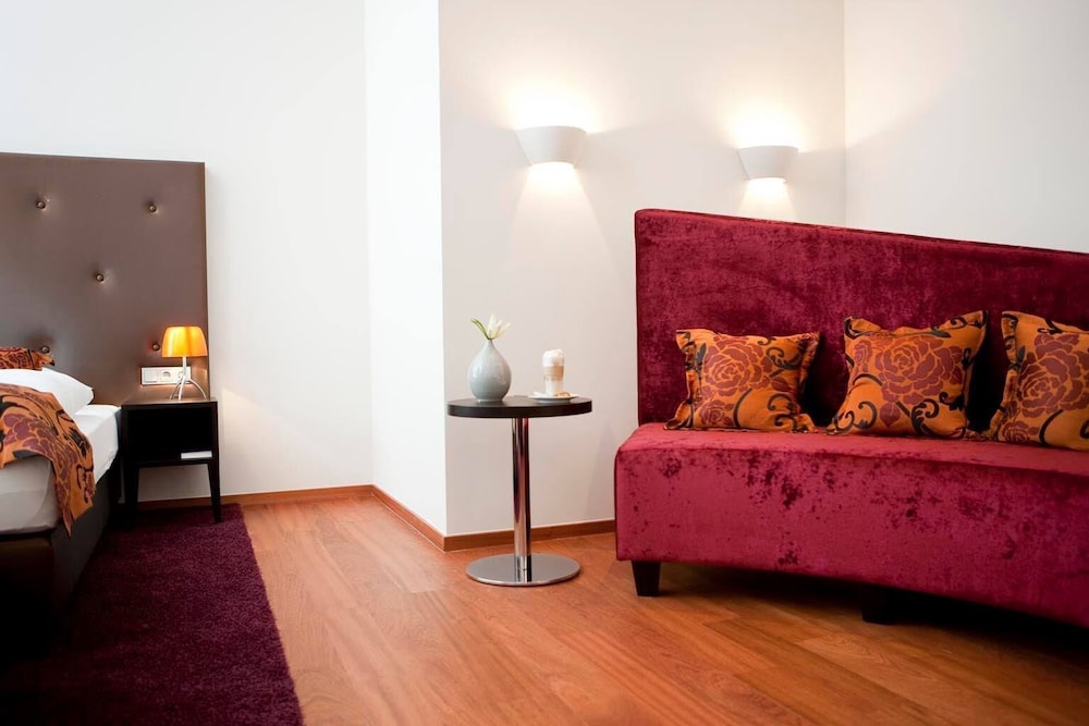 Deluxe Studio Suite