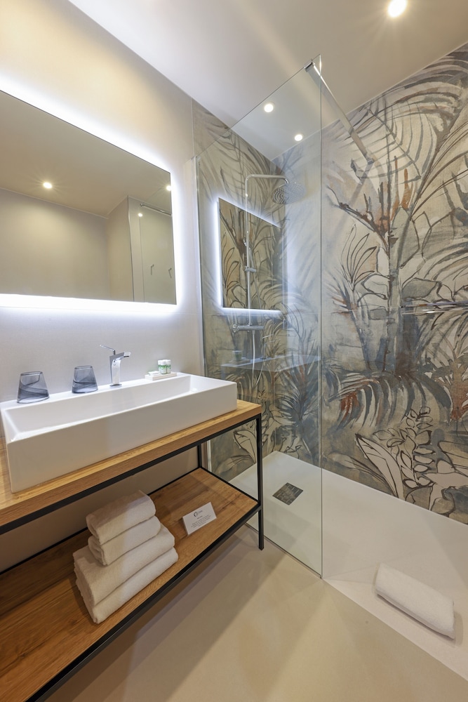 Superior Double Room, City View photo 2