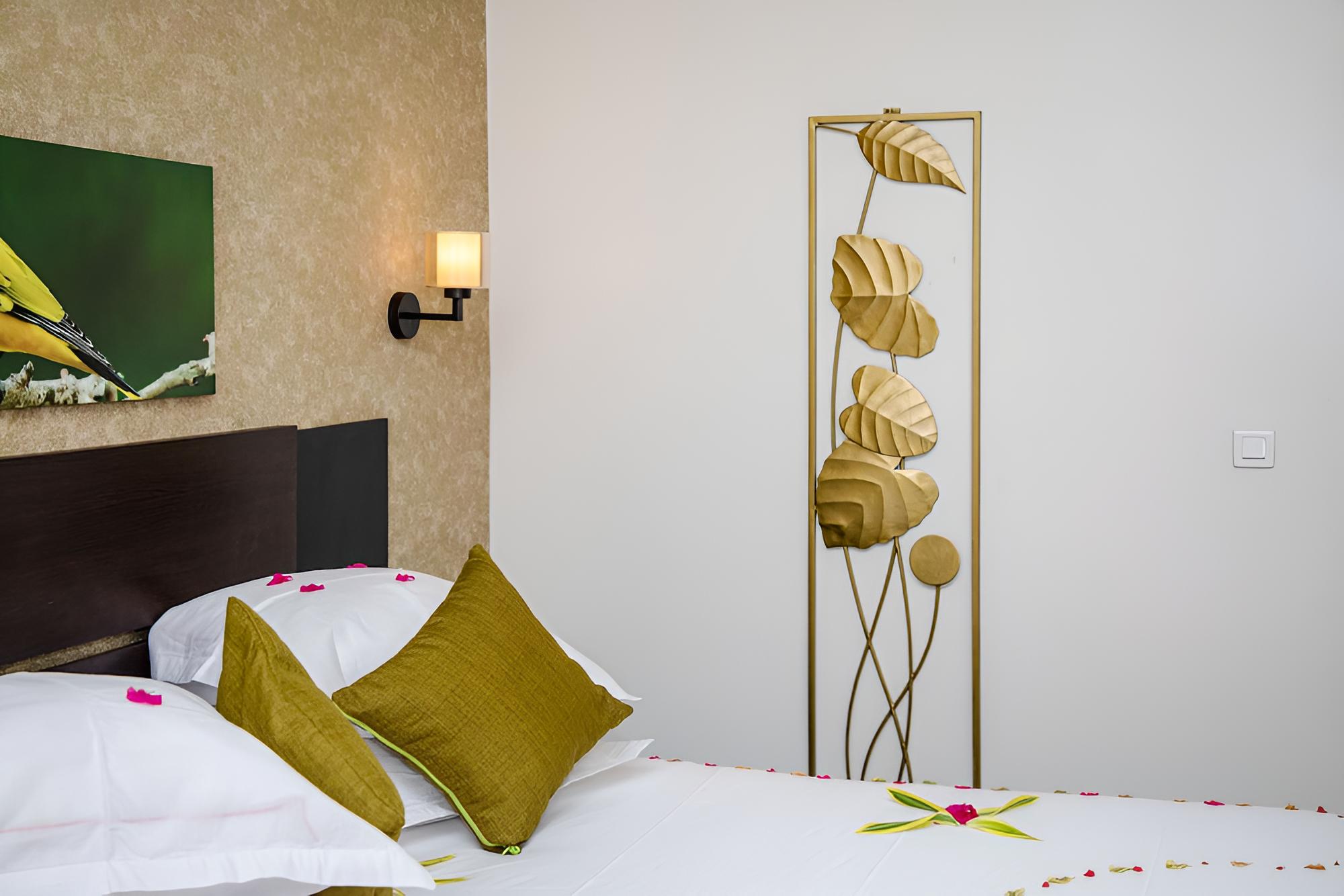 Executive Double Room, 1 Queen Bed, Pool View photo 2