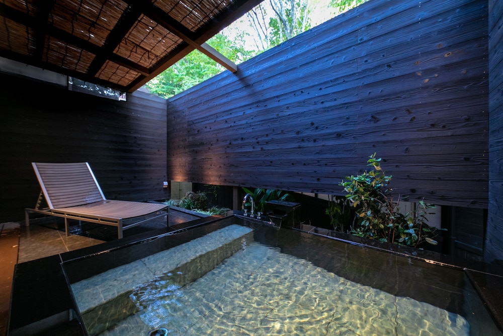 Japanese Suite 72 square meters with open-air bath photo 2