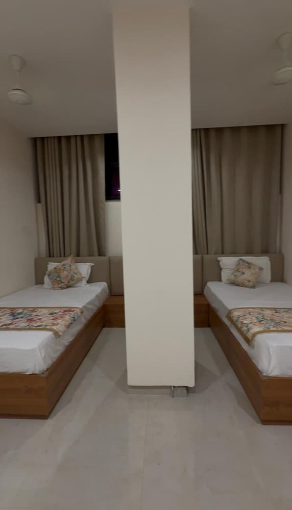Deluxe Twin Room, Balcony, City View
