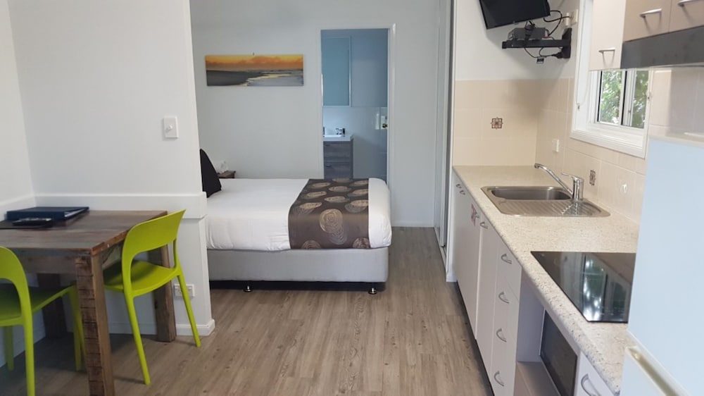 Standard Cabin - Sleeps 2 - Dog Friendly photo 2