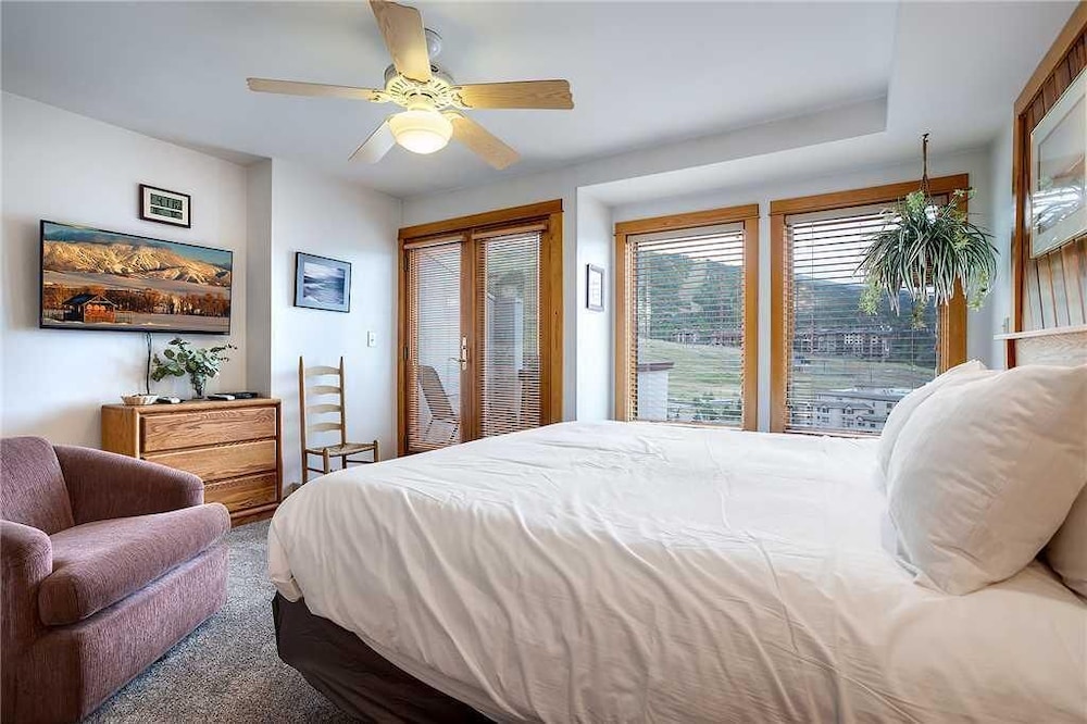 Condo, 1 Queen Bed with Sofa bed (Storm Watch SW202) photo 1