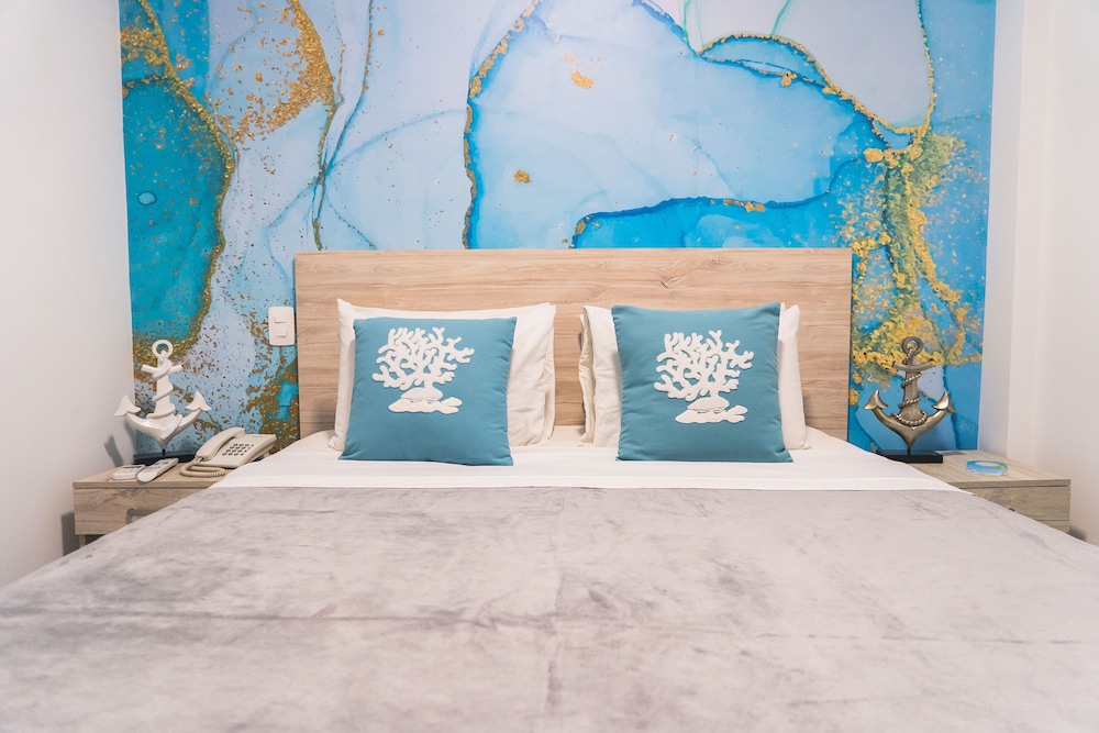 Deluxe Room, 1 Queen Bed