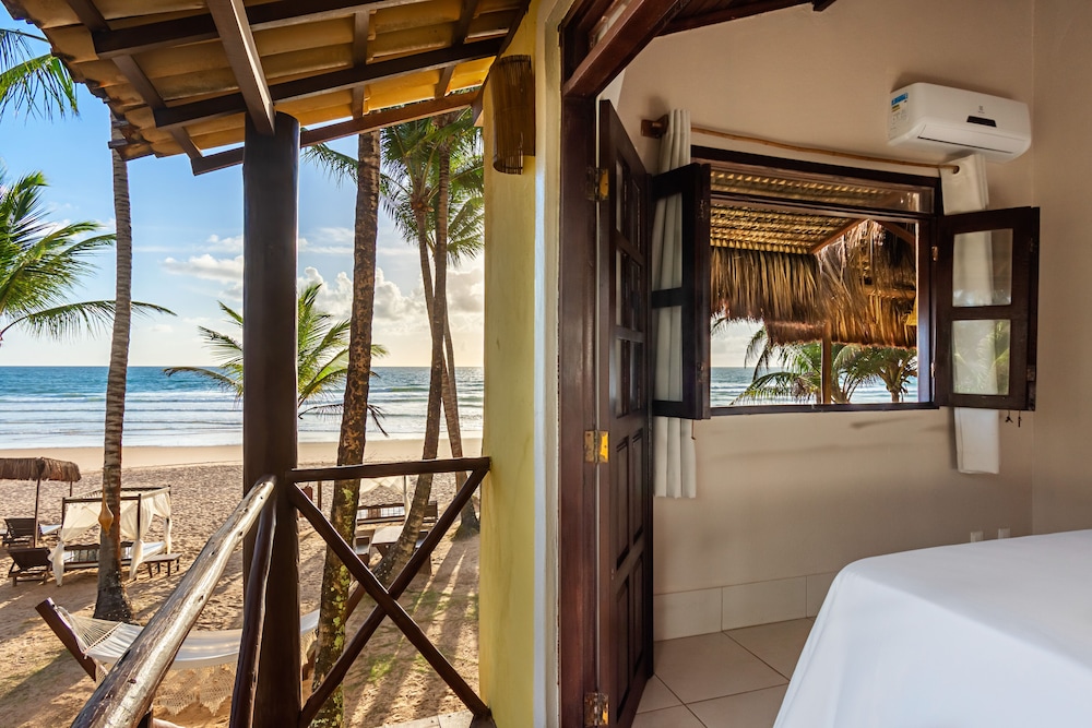 Premium Double Room Single Use, Beachfront photo 3