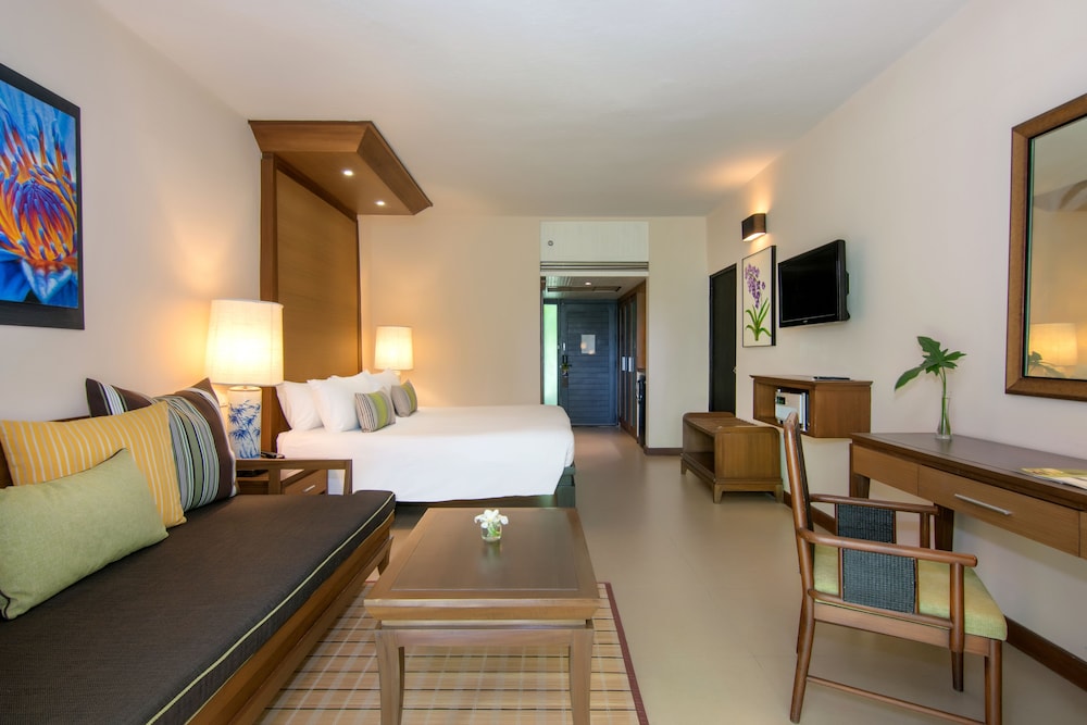 Tropical Deluxe Garden King Bed