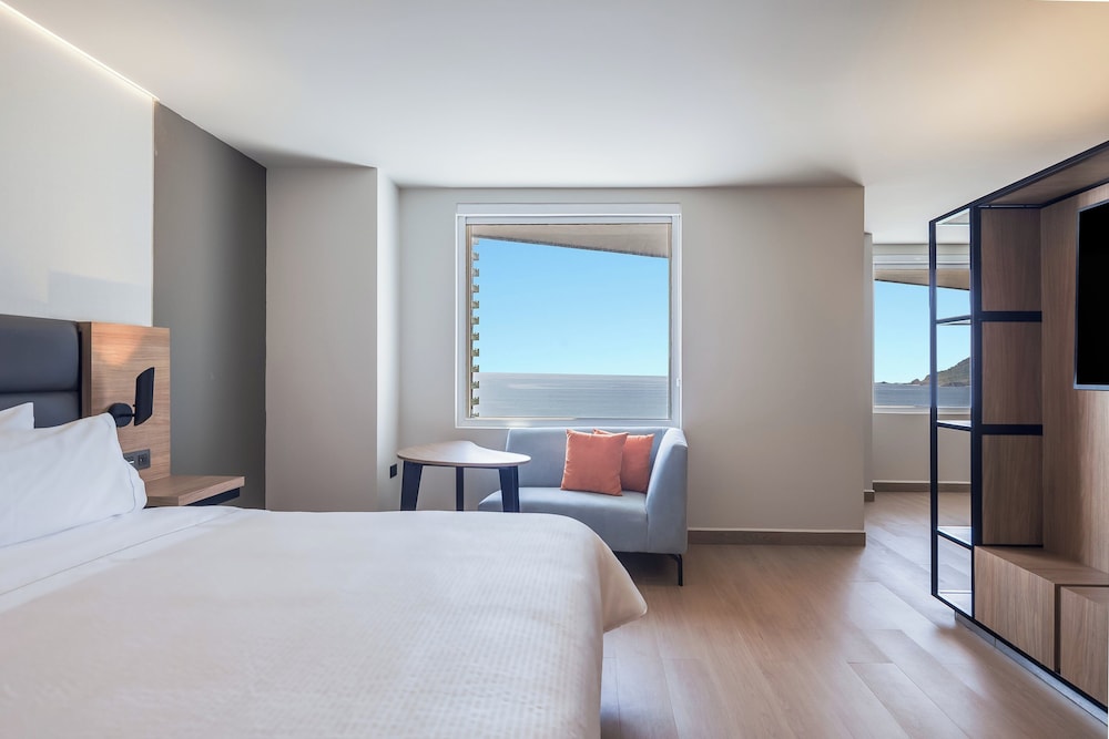 Junior Suite, 1 King Bed - Photo 3