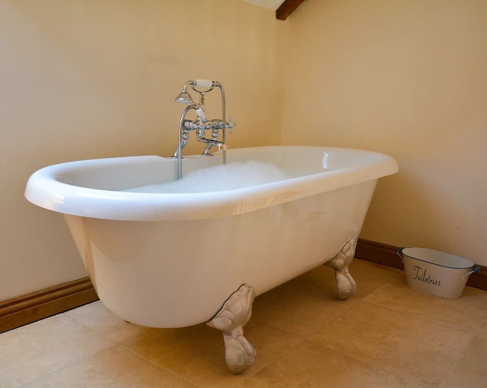 Luxury Cabin, Private Bathroom (Adventurers Abode) photo 2