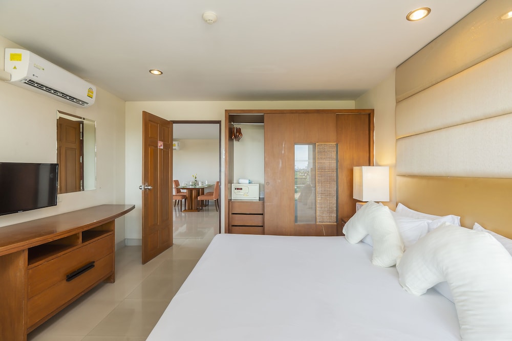 Cabana Suite Gardent view - No Pets Allowed - Photo 2