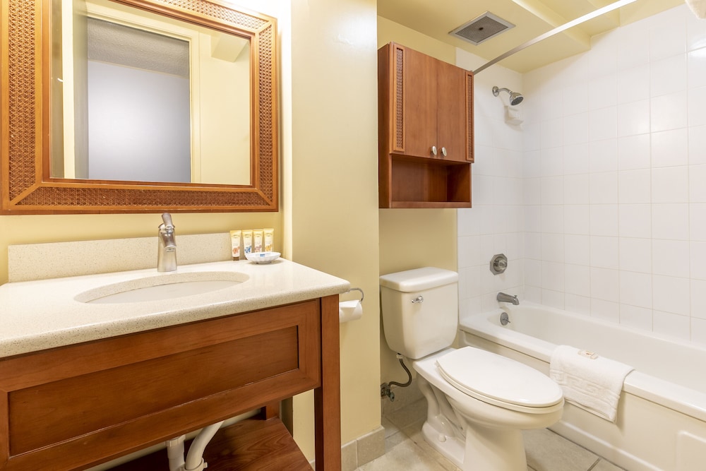 Suite, 1 Bedroom, Partial Ocean View (2 Twin Beds)