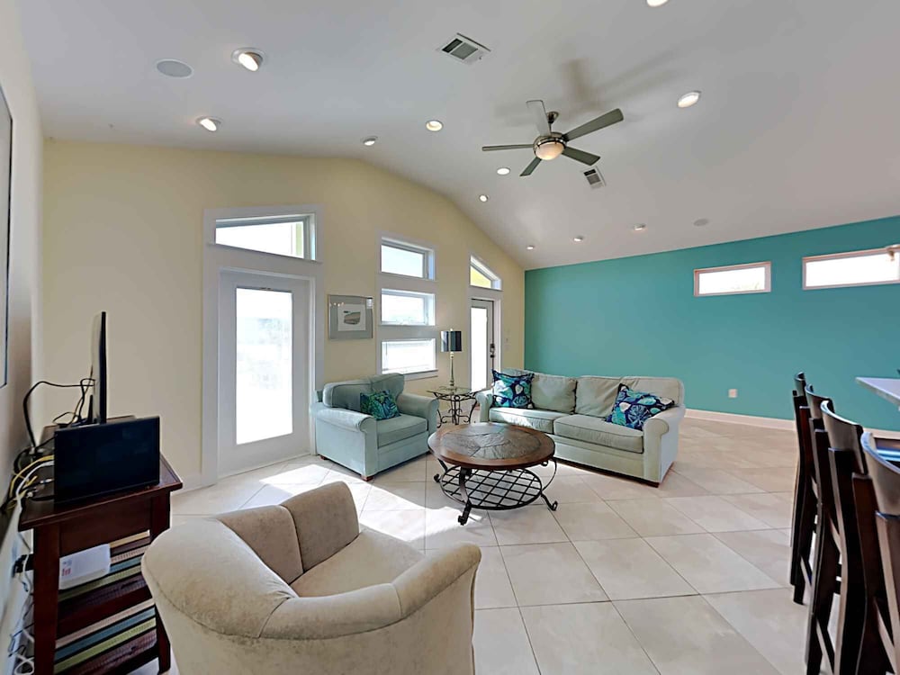 House, Multiple Beds, Kitchen, Ocean View photo 1
