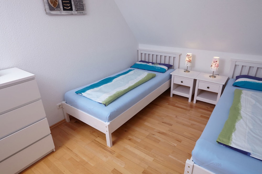 House (B) photo 3