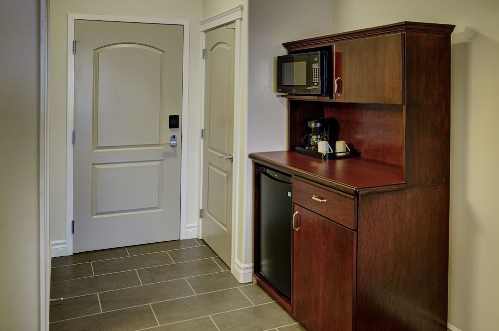 Junior Suite, 1 King Bed with Sofa bed photo 3