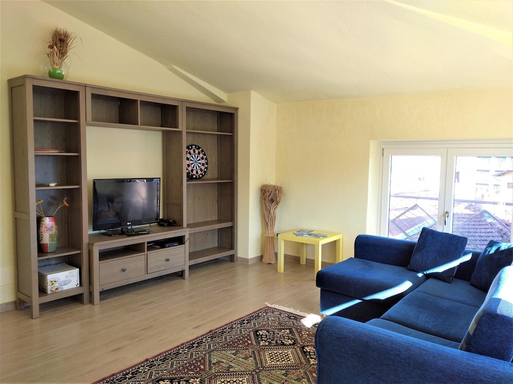 Apartment photo 1
