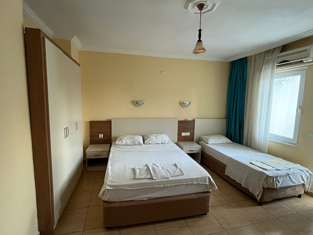 Basic Triple Room