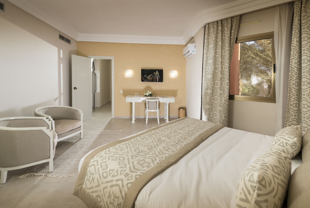Standard Double Room - Photo 2