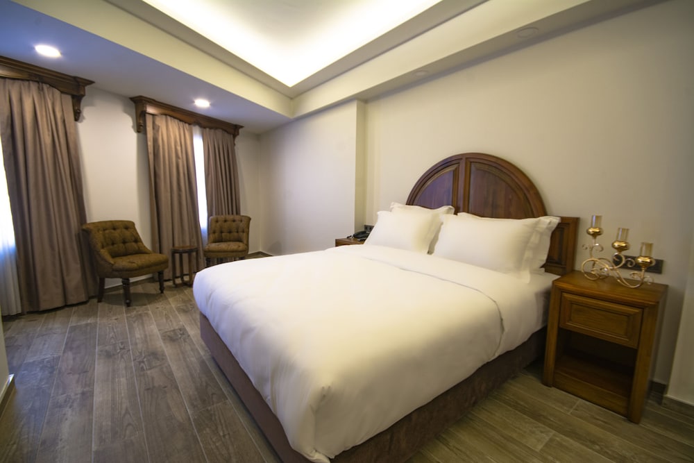 Deluxe Triple Room photo 2