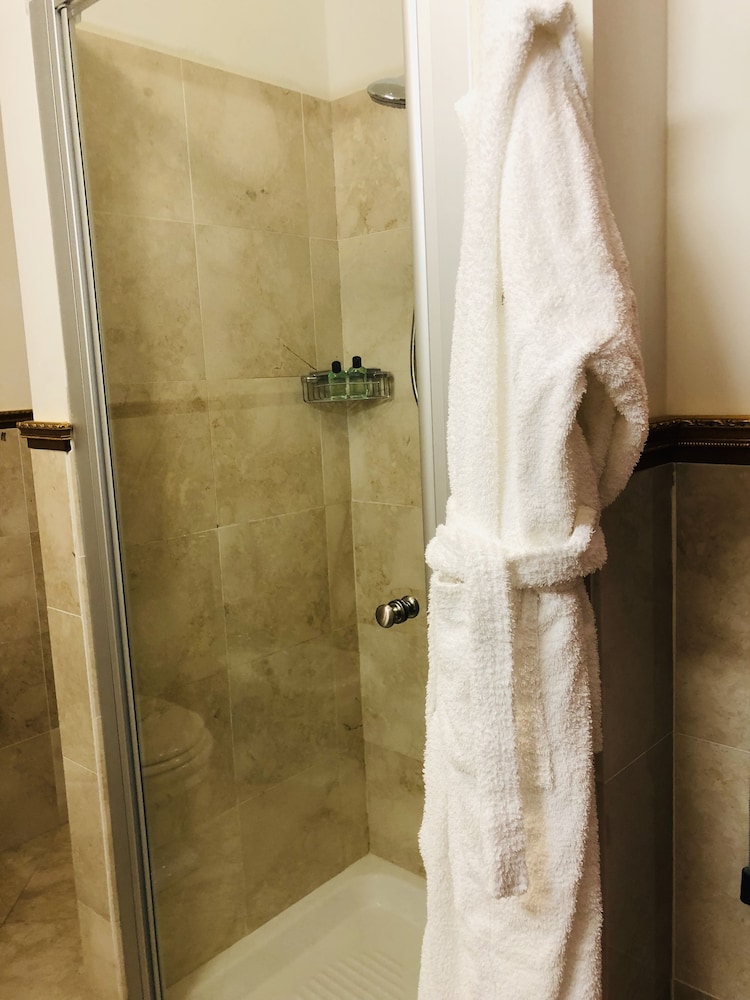 Comfort Room - Photo 6