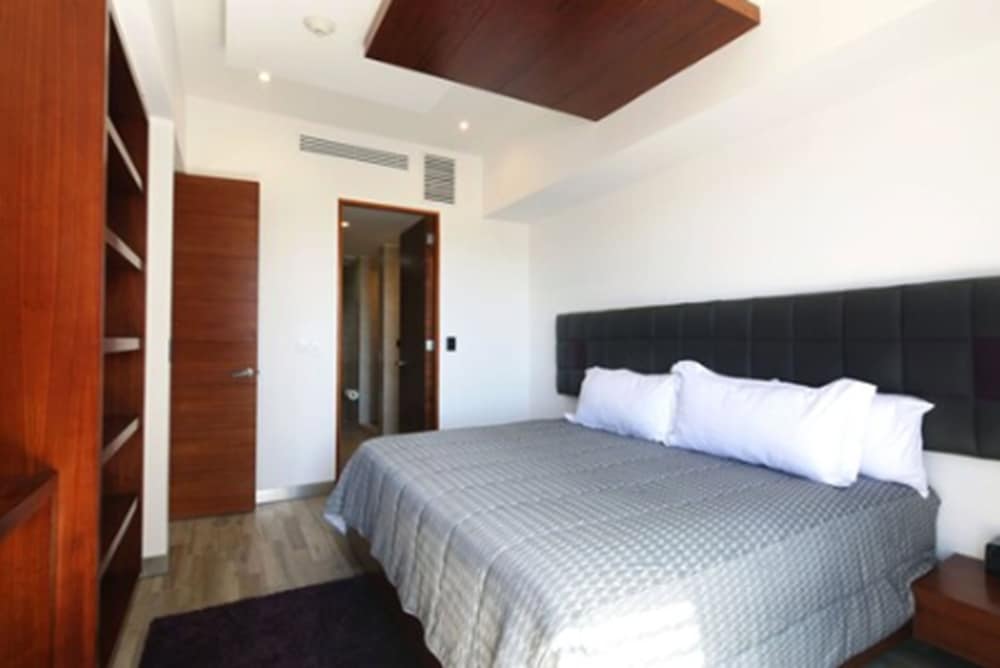 Grand Deluxe 2 King Beds, Non smoking photo 2
