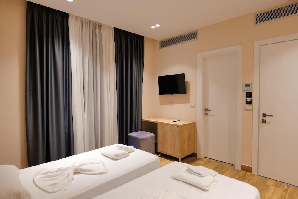 Double or Twin Room, Ground Floor photo 2