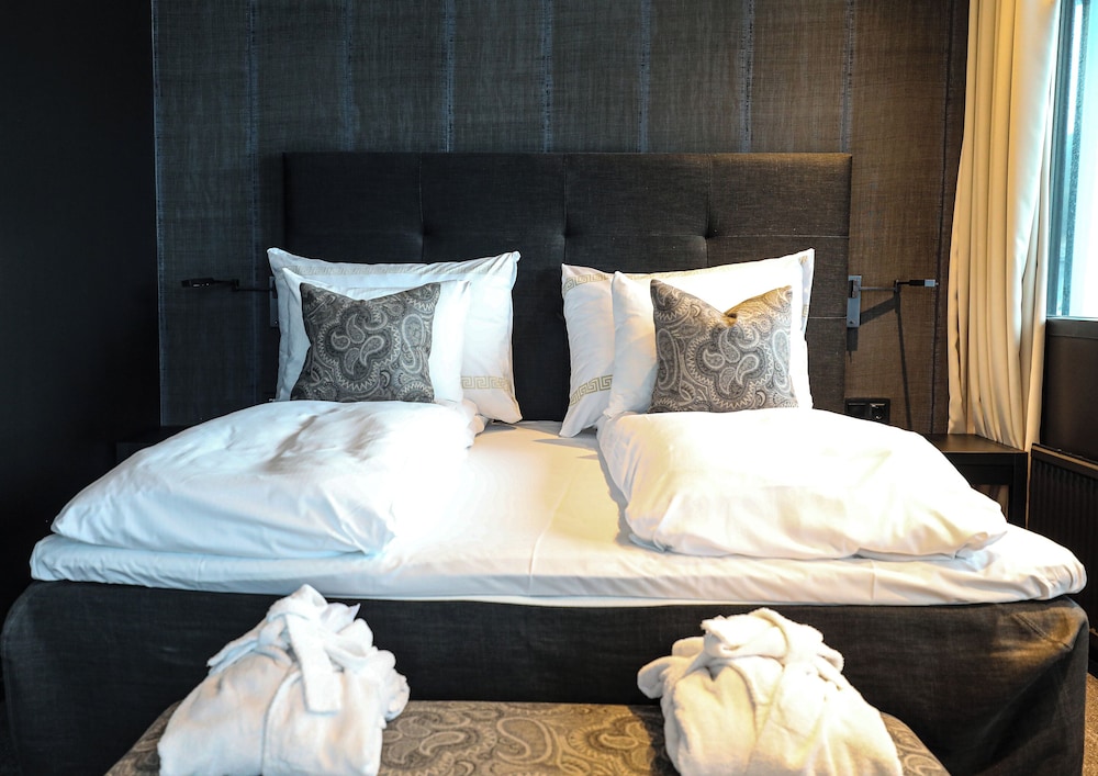 Suite, 1 Double Bed, Non Smoking - Photo 18