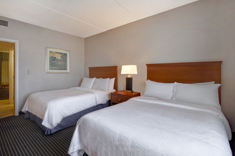 Suite, 1 King Bed with Sofa bed, Accessible, Non Smoking (Roll-in shower) photo 2