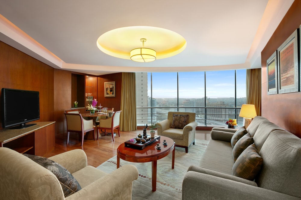 Deluxe Suite - Photo 6