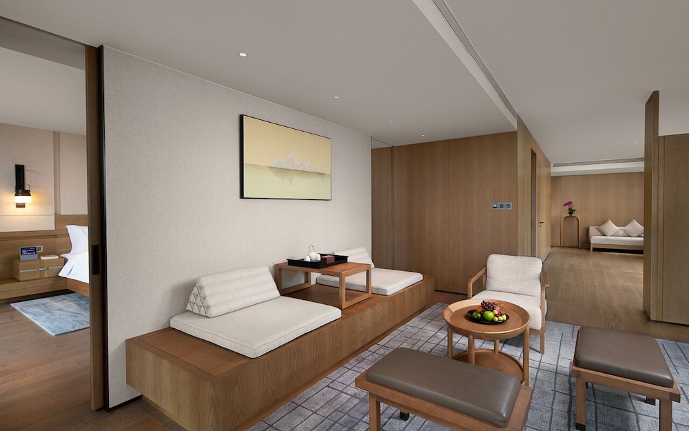 Park Suite with 1 King Bed - Photo 2