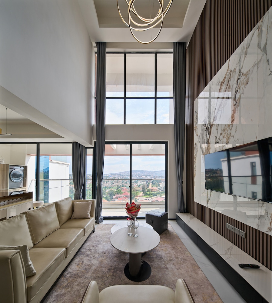 Elite Duplex, 4 Bedrooms, Patio, City View