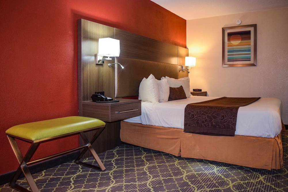 Standard Room, 1 King Bed, Non Smoking photo 1