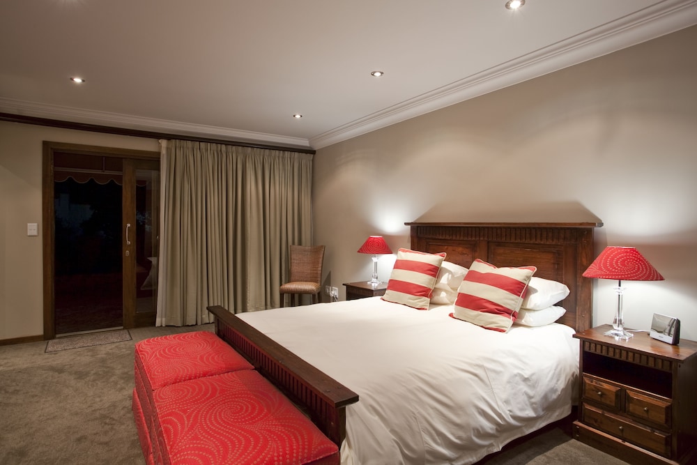 Standard Room (6 (18))